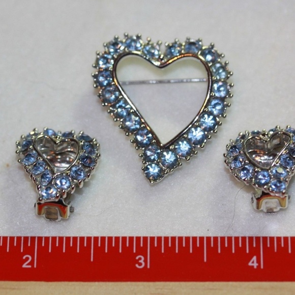 SC Blue Glass Rhinestone Heart  Pin Brooch & Clip - Picture 3 of 3